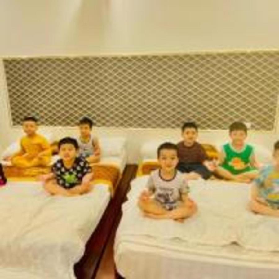 Window Homestay Kon Tum Buitenkant foto